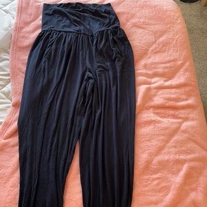 black genie pants (studio jogger)